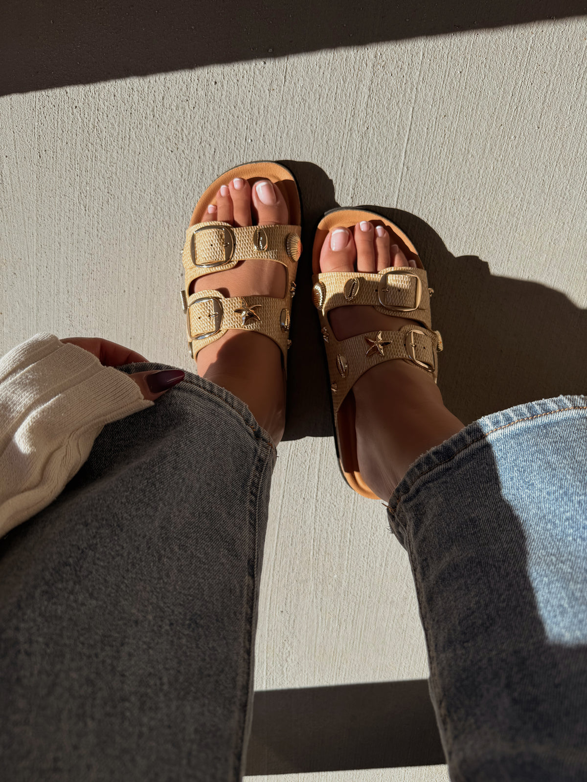 ARISSA SANDAL - BEIGE