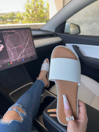 GISELLE SANDAL - WHITE
