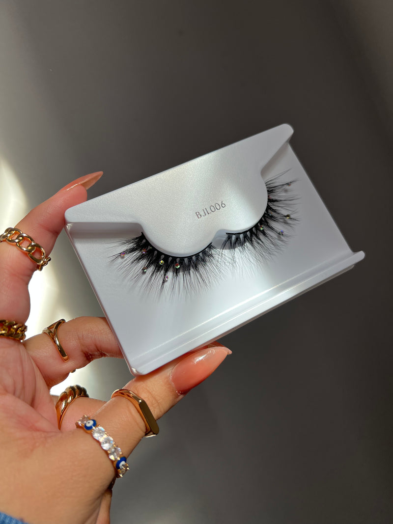 DELILA LASHES - BEJEWELLED