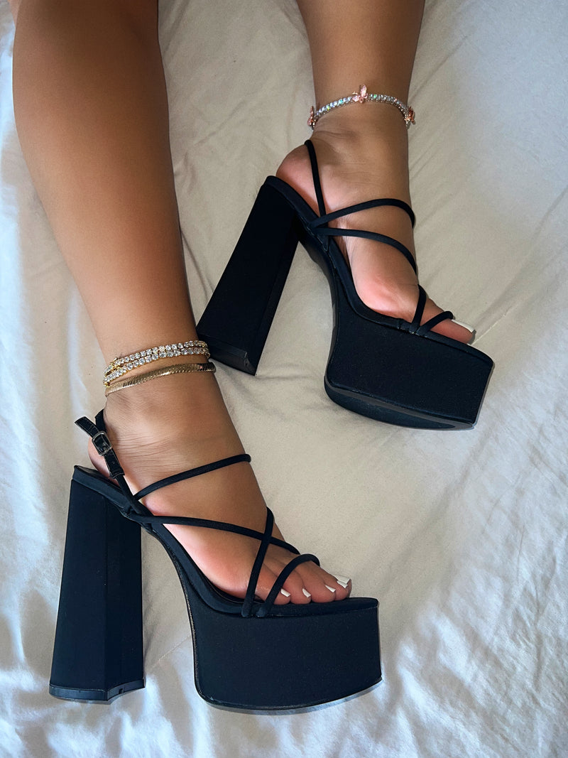 Leah Platform - Black